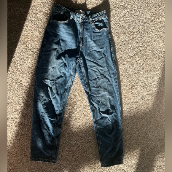 Dynamite “Claudia”, Mom jean, Slight crop, Dark-wash. Size 24! - Picture 5 of 6